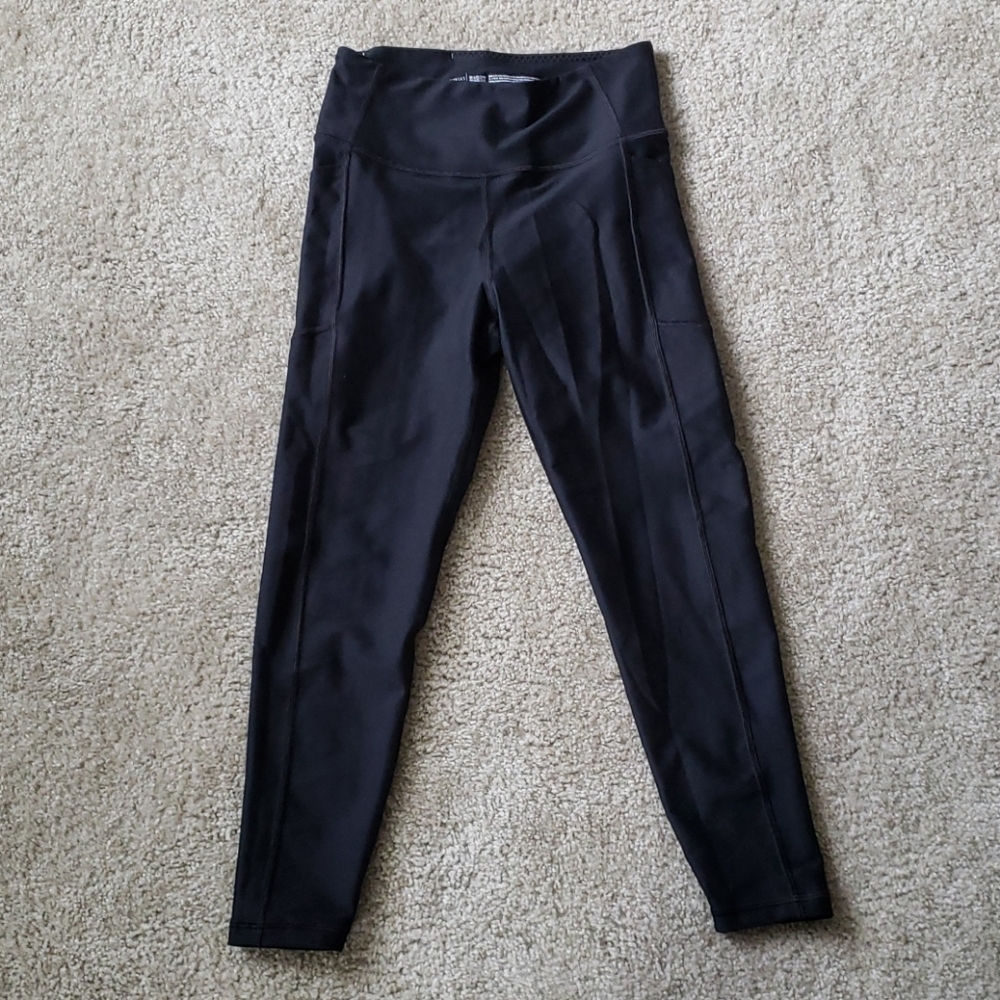 Victoria Secret black leggings. Size medium.